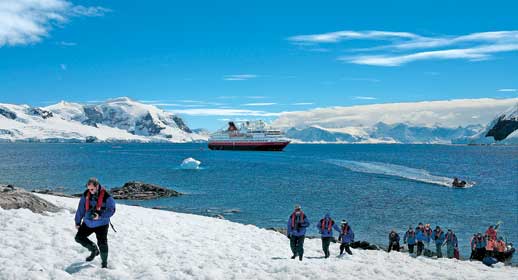 Descubra con Hurtigruten la magia del inexplorado continente helado y sea uno de los pocos afortunados en poder visitar este hermoso lugar ANTARTIDA HURTIGRUTEN CRUCEROS POLARES EXPLORACION ALTO NIVEL LUJO ALTA CALIDAD